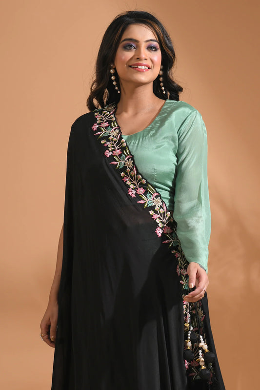 Crop Top With Dupatta And Embroidery